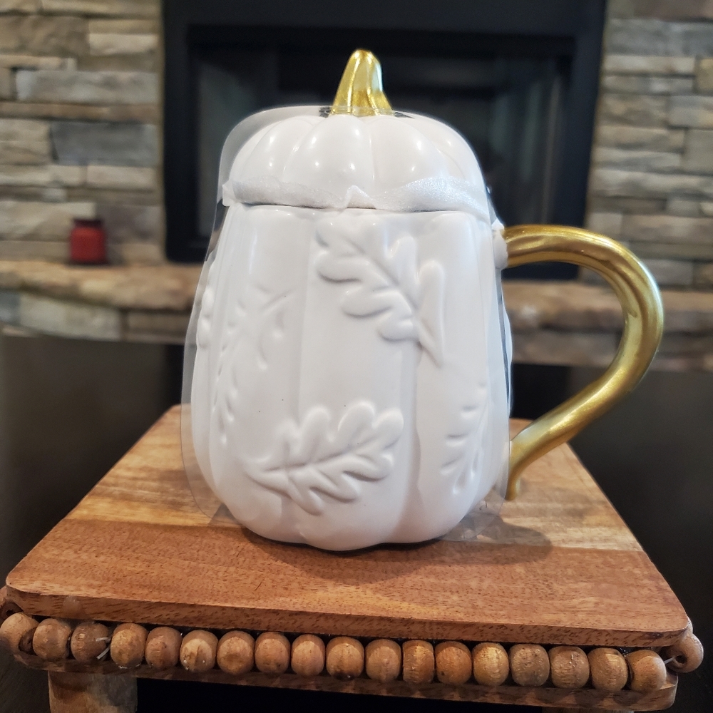 Gorgeous White Pumpkin Mug with Lid-NWT